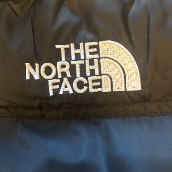 North face puffer jacket size M - Picture 2 of 3